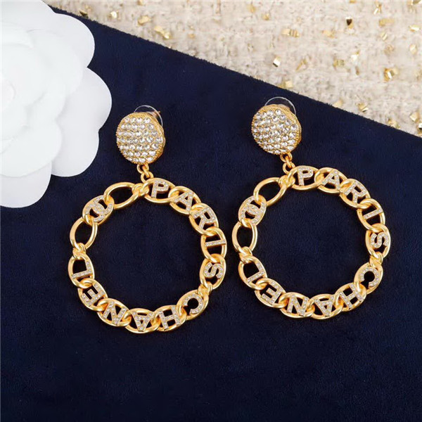 20秋季最新专柜款-Chanel圆形水钻大圈圈耳环，特别的重工，简直就是魔鬼做工啊，施华洛世奇钻，字母细节，角度，弧度，完美