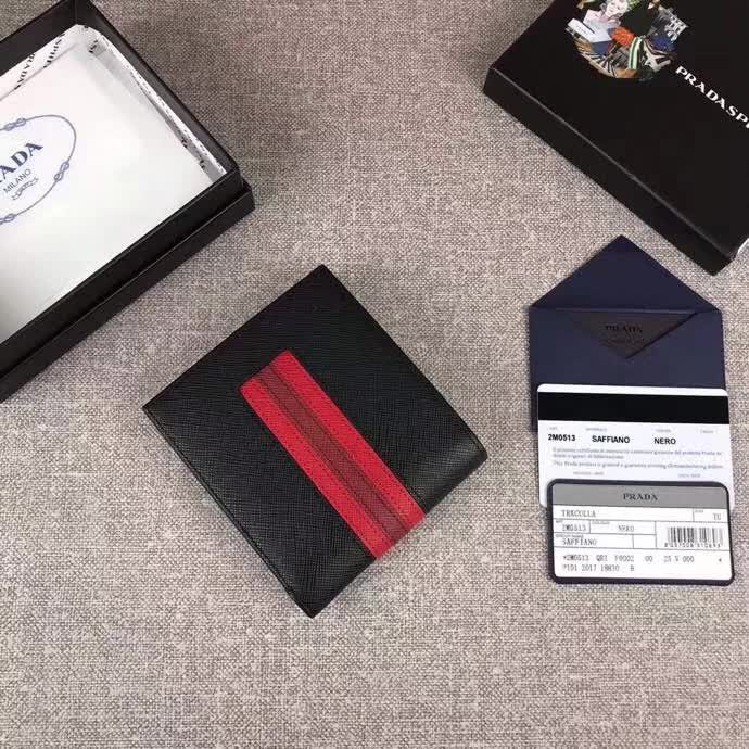 【原版皮】普拉达/Prada 短款钱夹，选用十字纹小牛皮镶嵌彩带皮革裁制而成，精湛走线均匀整齐，做工精湛，款号：2M0513