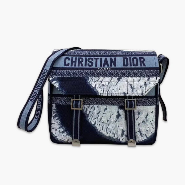 【原版皮】迪奥/Dior Camp邮差包，帆布面料舒适随意，最完美的一点是它除了斜挎外还能当背包，慵懒，复古风格，款号：M1271