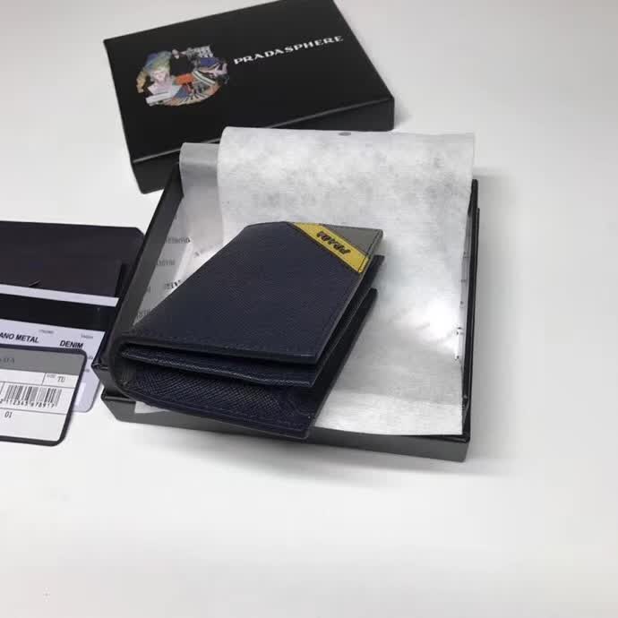 【原版皮】普拉达/Prada 男士卡包，选用十字纹牛皮裁制而成，版型立挺，精湛走线均匀整齐，油边顺滑，做工精致如图可见，款号：2MC122