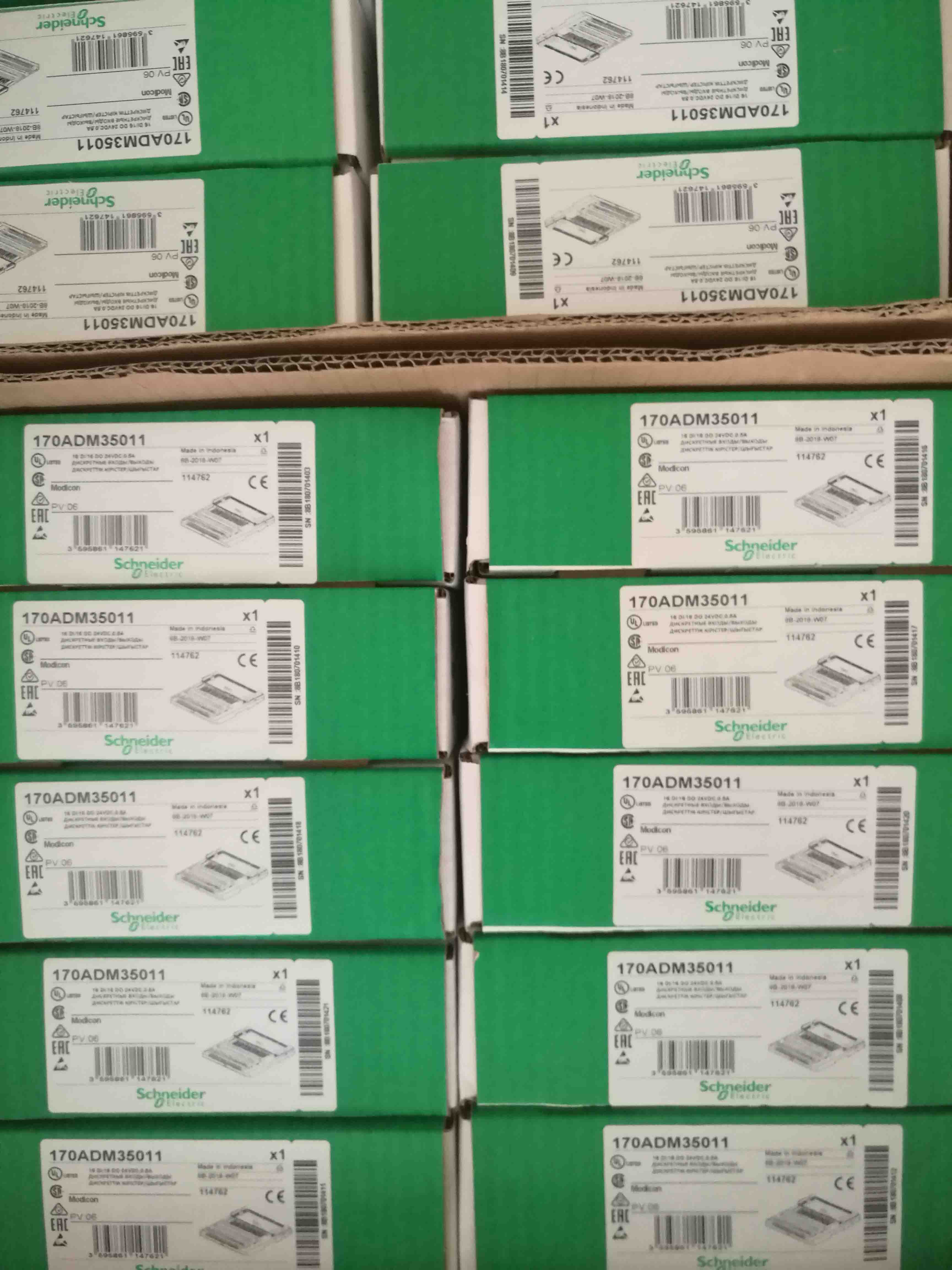 170ADM35011 Schneider Discrete I/O module Modicon Momentum Original Factory Sealed New