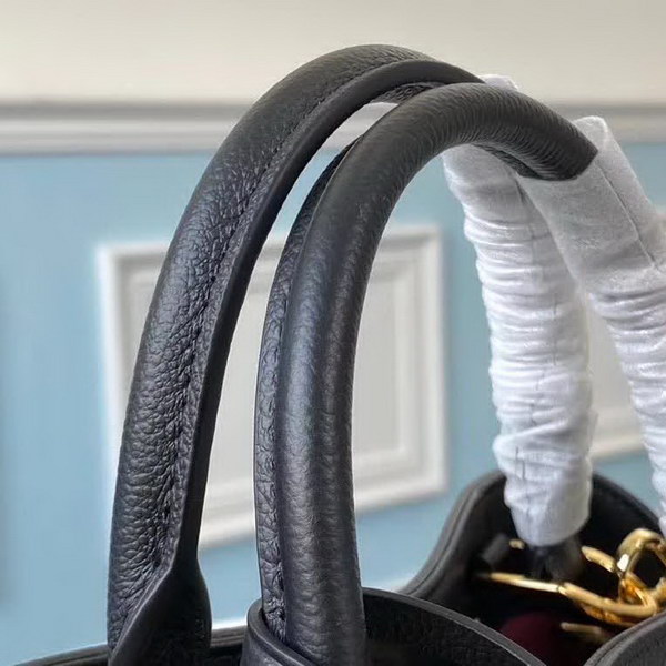 【原版皮】路易威登/LV Montaigne BB手袋，将Monogram图案先印染后压印于粒面皮革，与挺括线条相辅相成，有立体感的造型与精巧的内部设计，款号：M41053