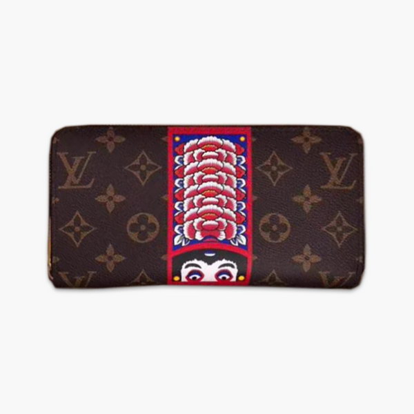【原版皮】路易威登/LV 拉链钱夹，取材Monogram帆布，借鉴山本宽斋的艺术特色，缤纷展现歌舞伎，脸谱元素，出心裁的戏剧设计风格，款号：M67258