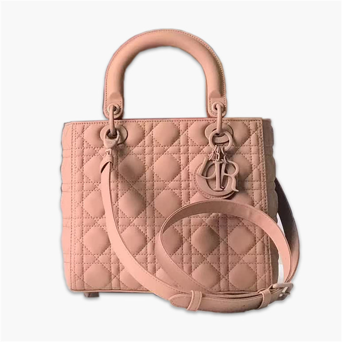 【原版皮】迪奥/Dior 戴妃包，磨砂系列，选用小牛皮绗缝藤格纹，饰有 Ultra matte 饰面金属配饰